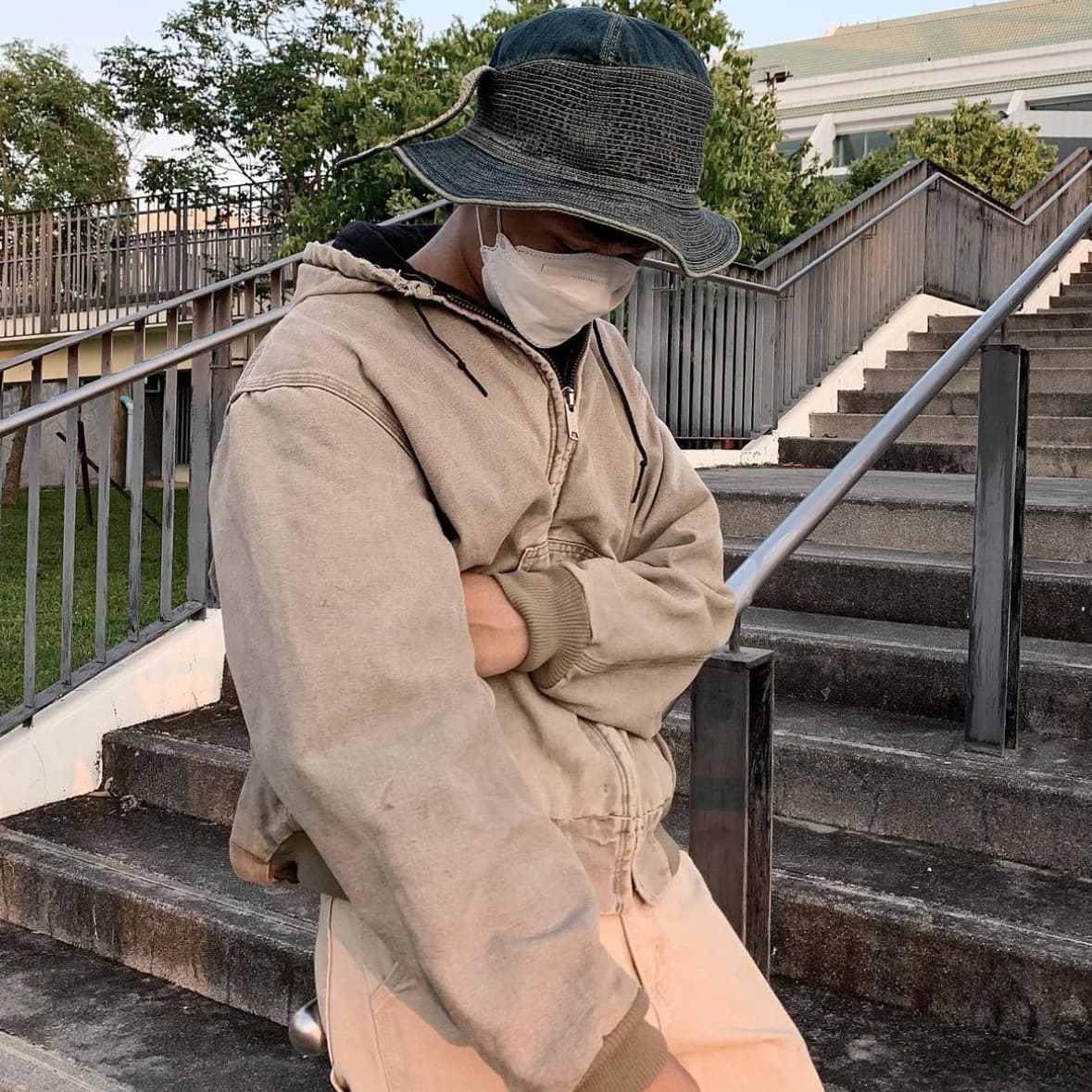Active Jacket Stone Grey Outfit 3