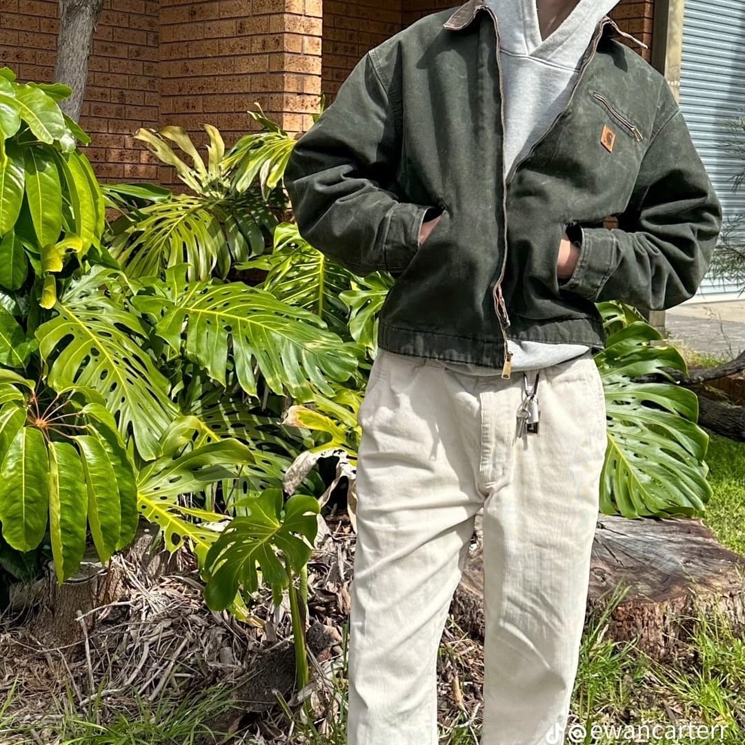Detroit Jacket Moss Green Outfit 3